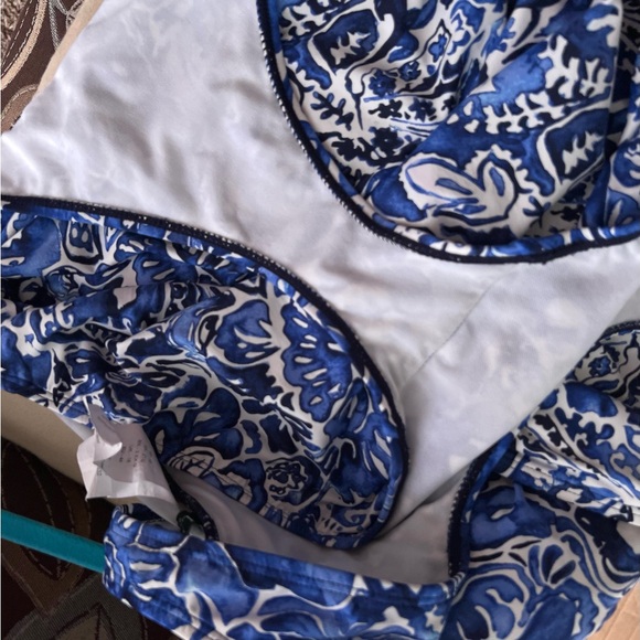 SOLD ☀️Ralph Lauren Women’s Tummy Slimming Blue Floral One Piece Swimsuit Sz 12 - Picture 8 of 13